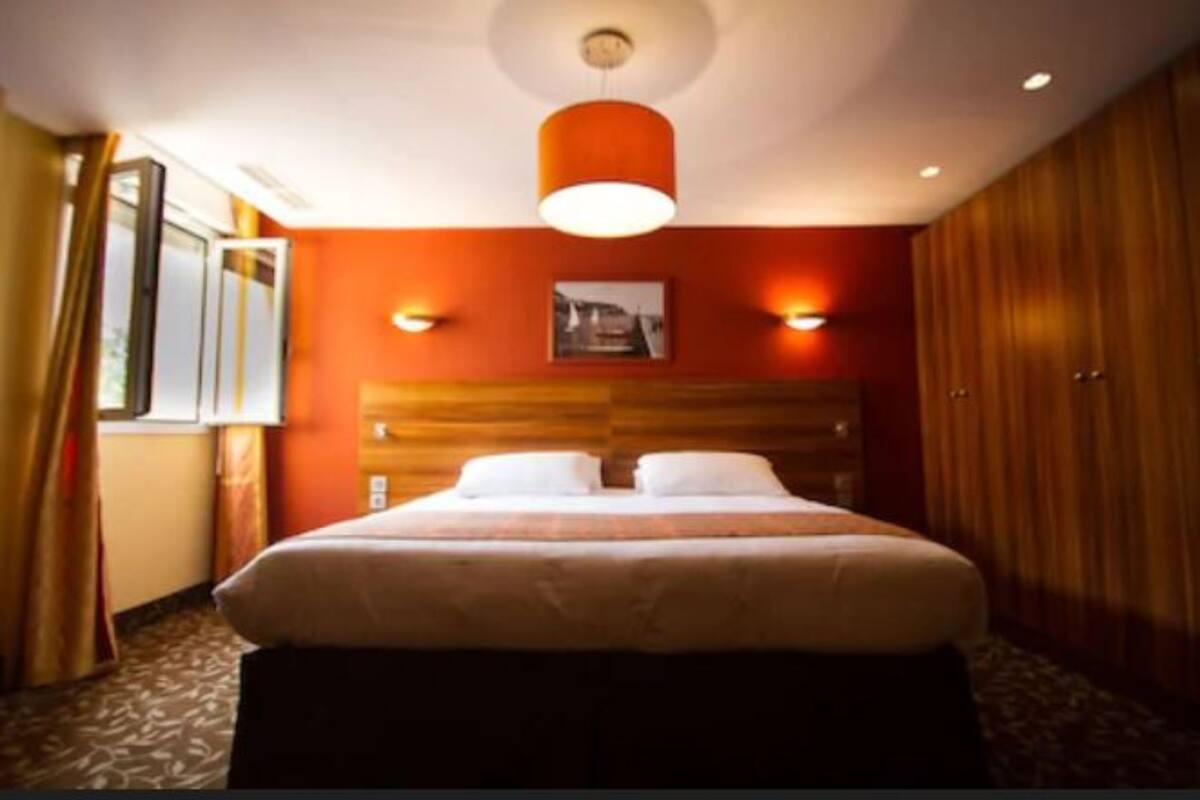 Suite | In-room safe, desk, free cots/infant beds, free WiFi