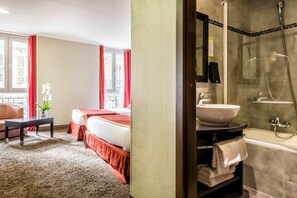 Superior Double or Twin Room | Premium bedding, in-room safe, desk, soundproofing - Hôtel de Suède (Nice)