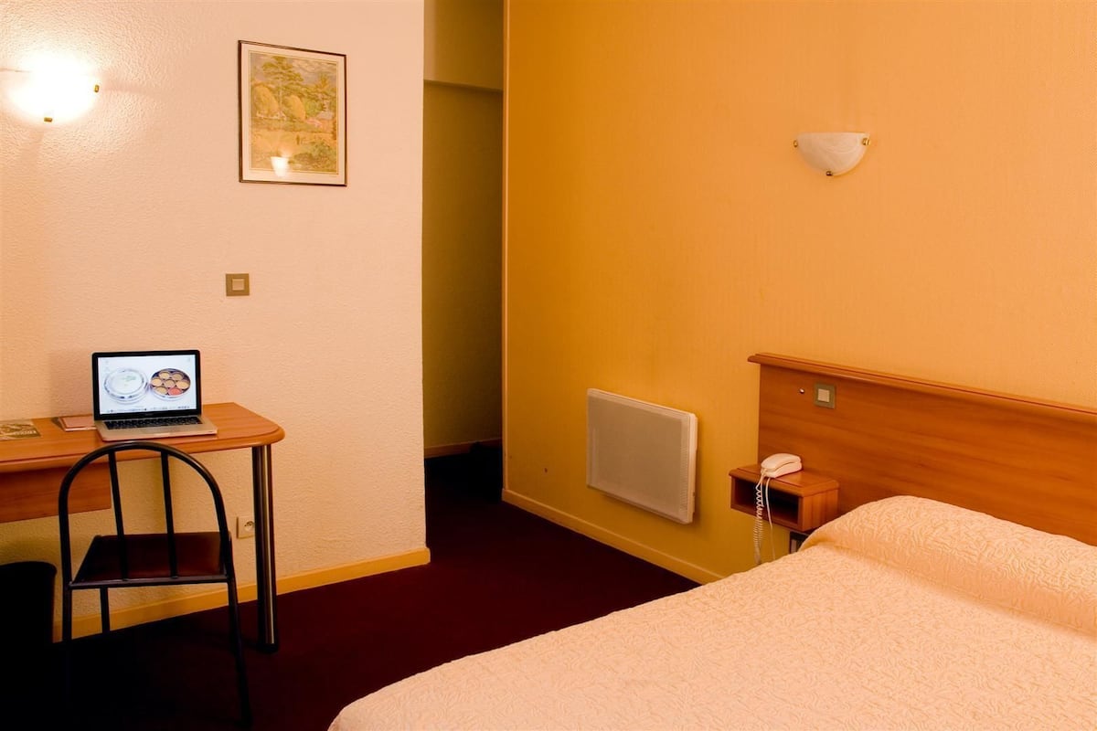 Double Room | Desk, soundproofing, iron/ironing board, free WiFi