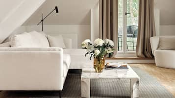 Biggy Apartment, 1 Bedroom | Living area | 42-inch flat-screen TV with satellite channels, TV