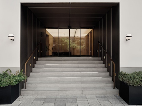 Entrée de l’hébergement. Bob W Munich Schwabing