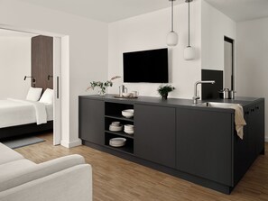 Estudio | Cocina privada | Frigorífico, microondas, placa de cocina y lavavajillas