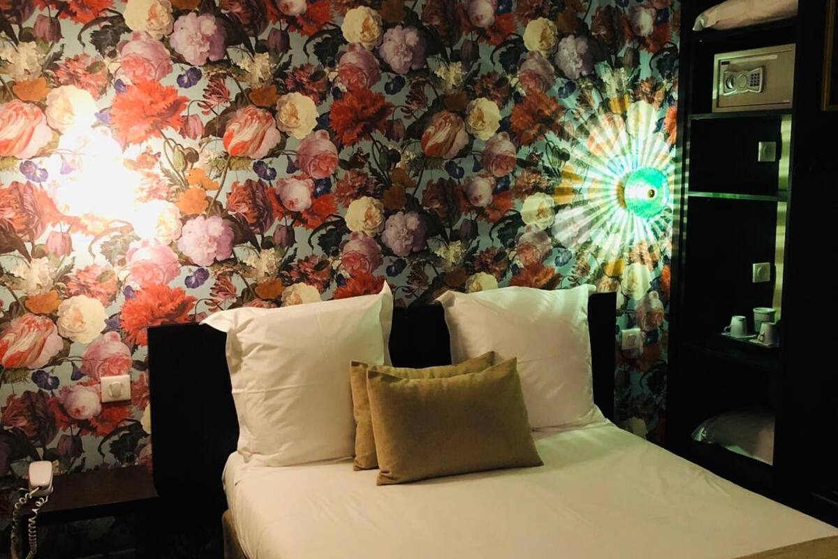 in-room safe, desk, soundproofing, iron/ironing board