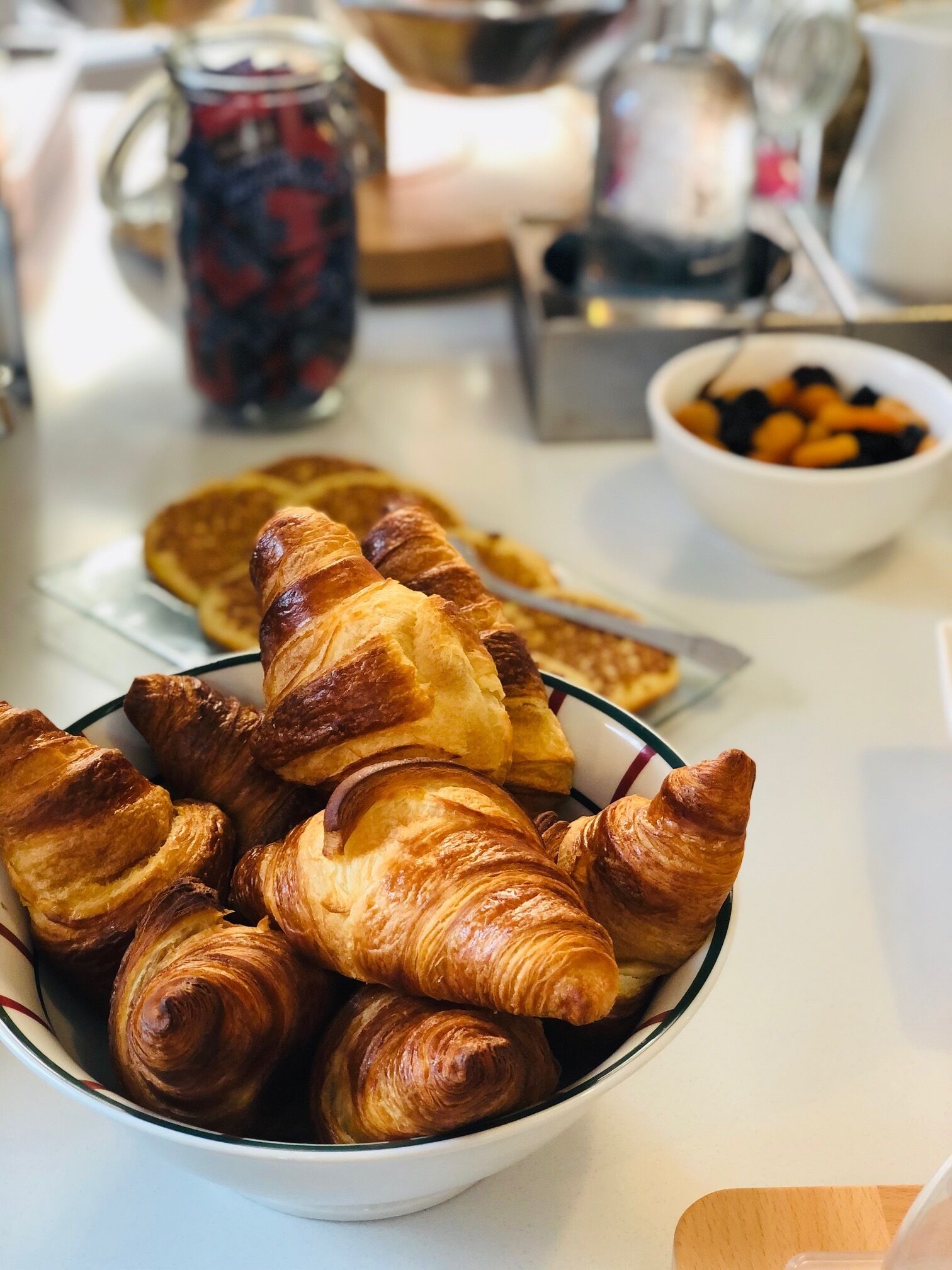 daily continental breakfast (eur 13 per person)