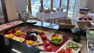 Petit déjeuner buffet compris tous les jours