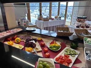 Free daily buffet breakfast  - Wellness - Aparthotel Panorama Alpin (Jerzens)