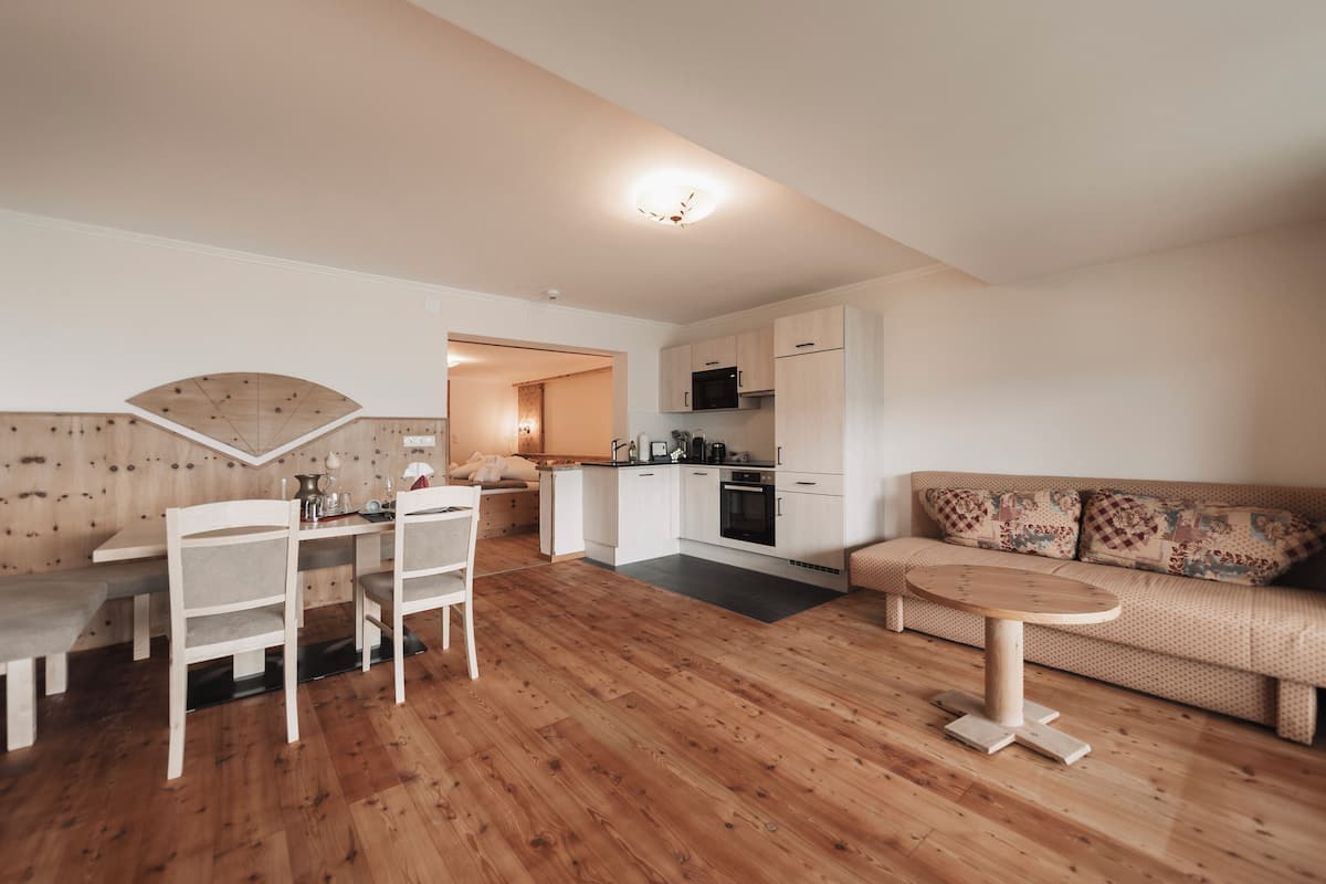 Junior Apartment, 1 Double Bed, Non Smoking, Mountain View