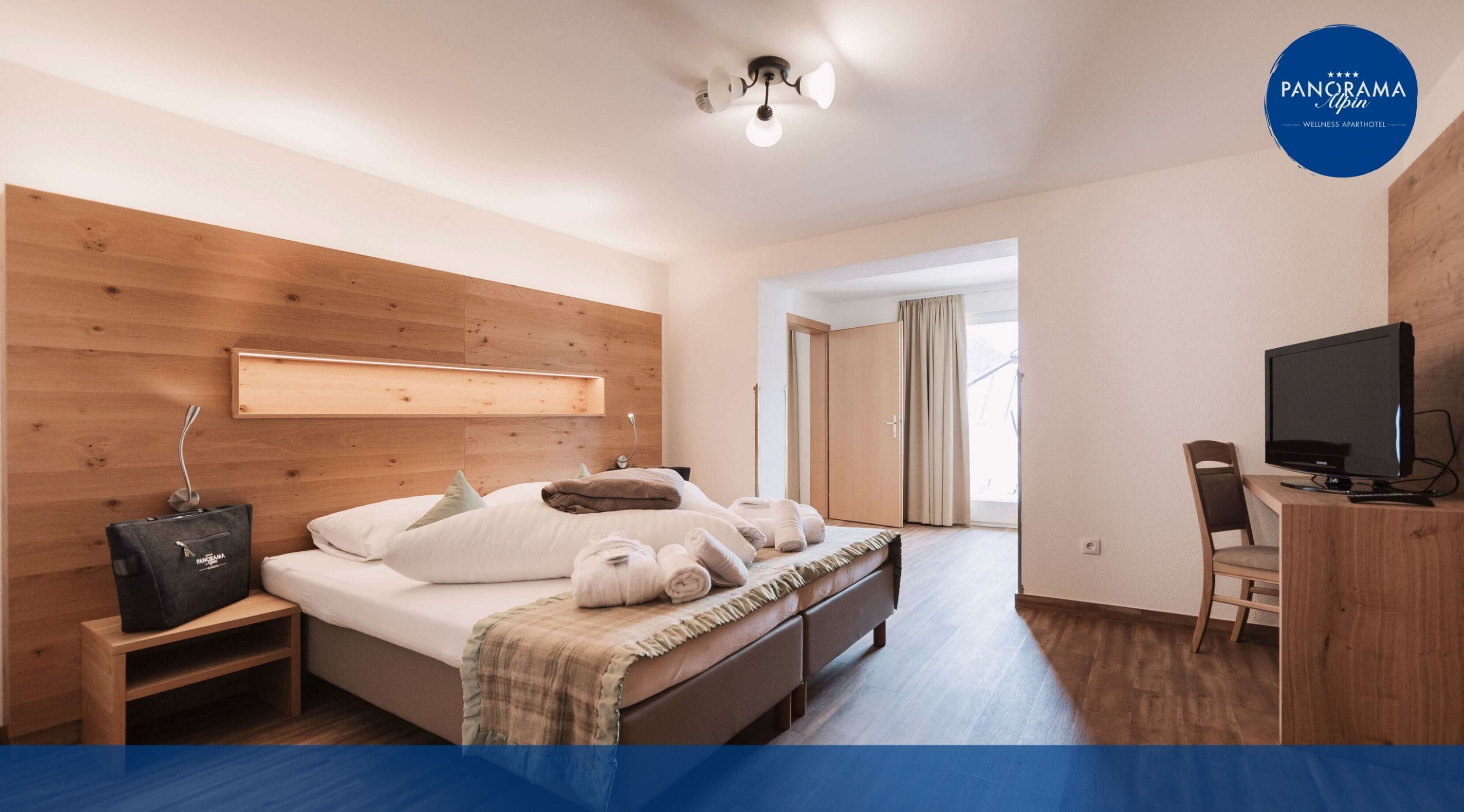 Comfort Apartment, 1 Queen Bed with Sofa bed, Kitchen, Mountain View | In-room safe, individually decorated, individually furnished, desk