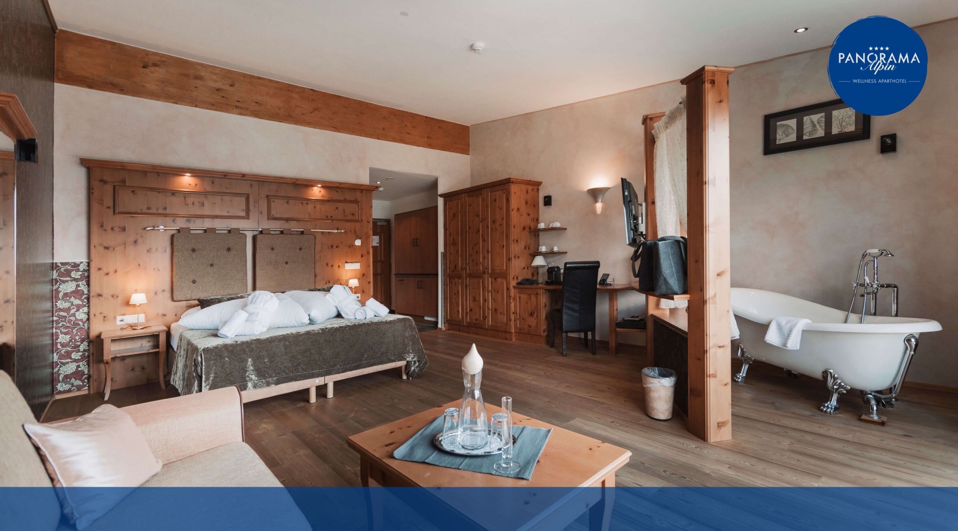 Comfort Studio, 1 Queen Bed with Sofa bed, Kitchen, Mountain View | In-room safe, individually decorated, individually furnished, desk