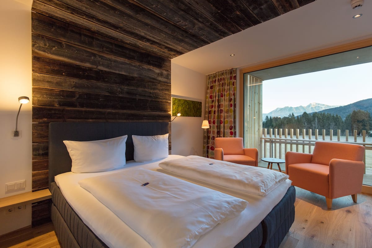 deluxe double room, balcony (gugger juniorsuite) | premium bedding, in-room safe, blackout curtains, soundproofing