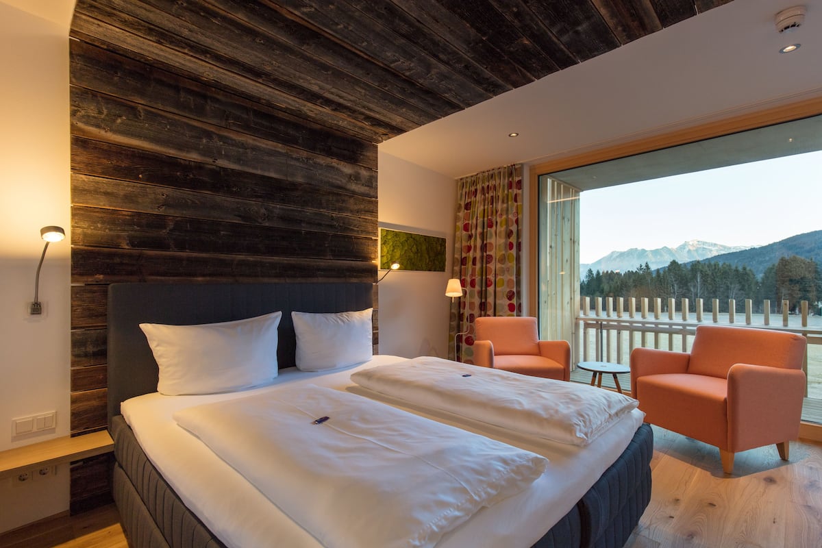 Deluxe Double Room, Balcony (Gugger Juniorsuite) | 1 bedroom, premium bedding, in-room safe, blackout drapes