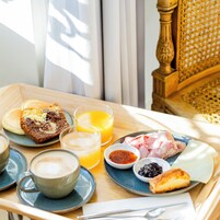 Daily continental breakfast (EUR 19 per person)