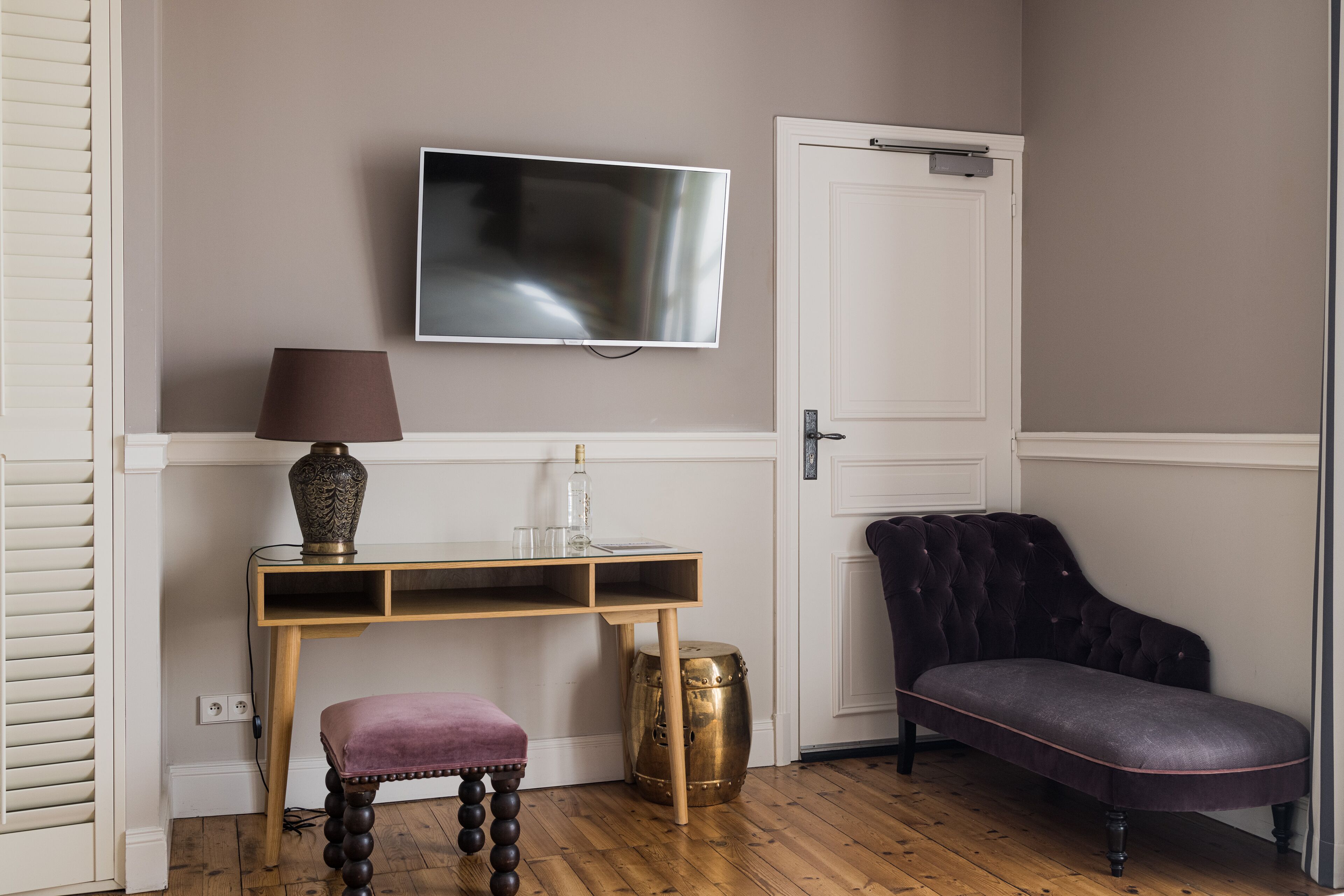 egyptian cotton sheets, premium bedding, in-room safe