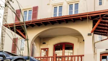 Fachada de la propiedad