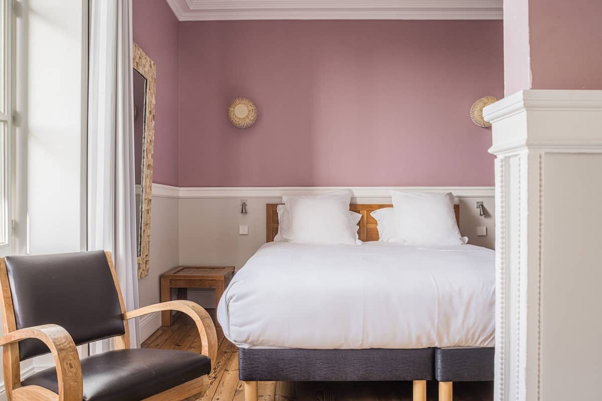 Premium bedding, in-room safe, individually decorated, desk