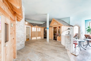 Sauna, steam room