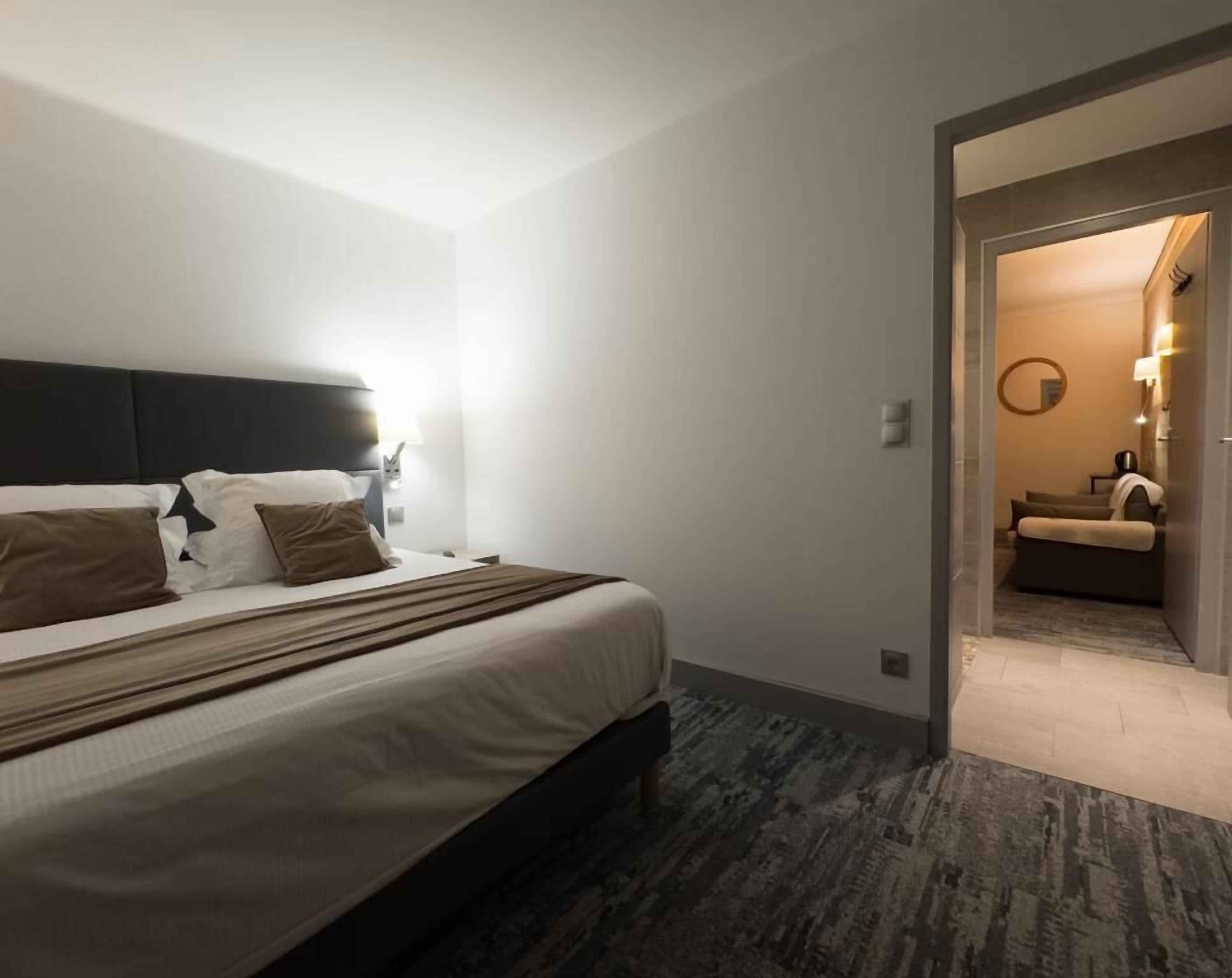 Superior Room | Premium bedding, in-room safe, individually furnished, soundproofing