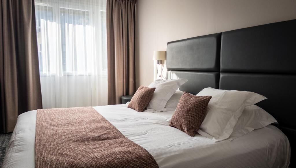 Family Room | Premium bedding, in-room safe, individually furnished, soundproofing