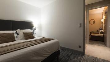 Family Room | Premium bedding, in-room safe, individually furnished, soundproofing