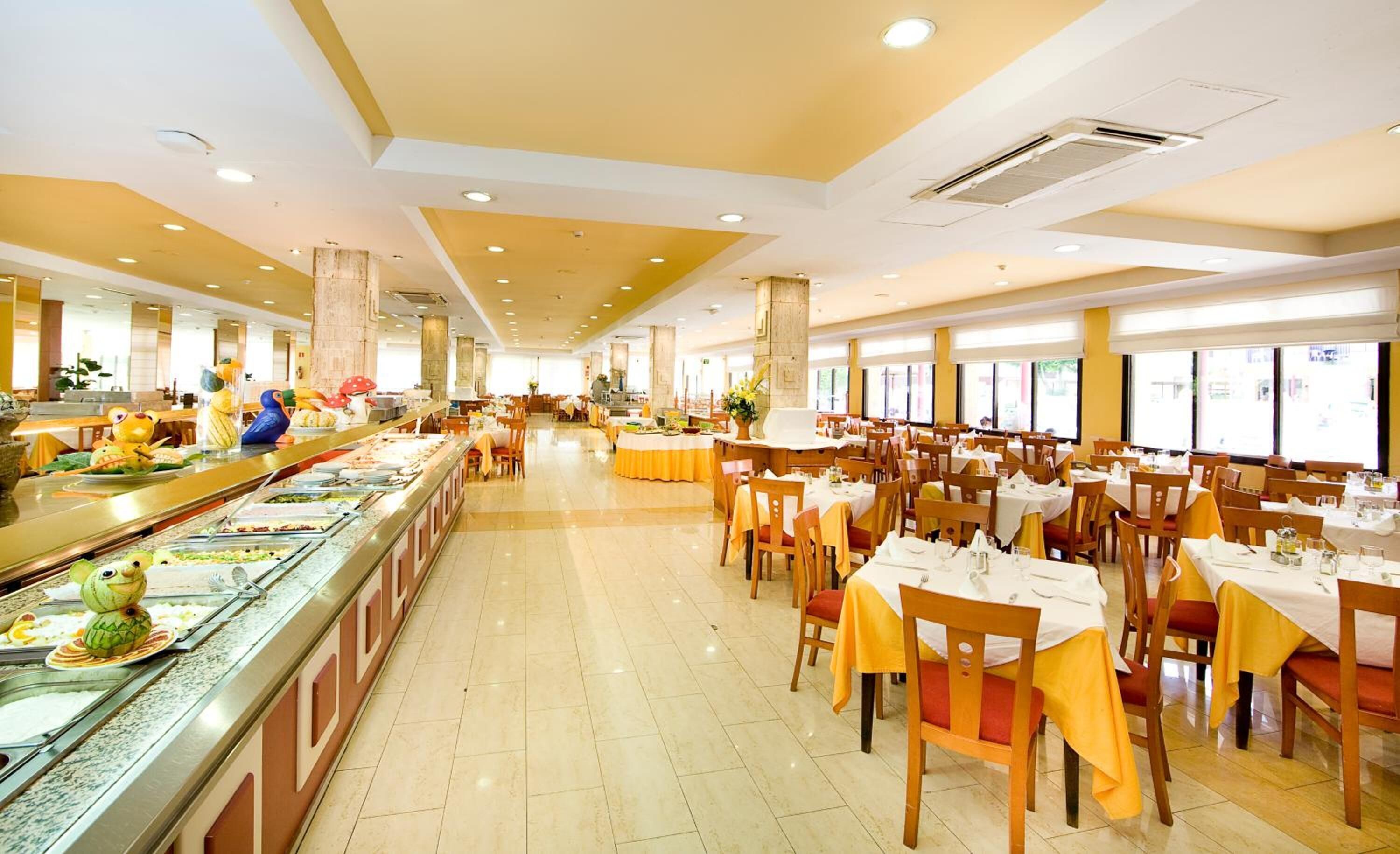 Photo - Hotel Monarque Cendrillón