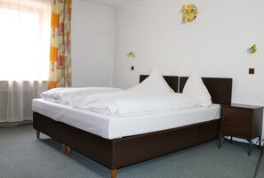 Double Room | Desk, free WiFi, bed sheets - Gasthof Ölberg (Innsbruck)