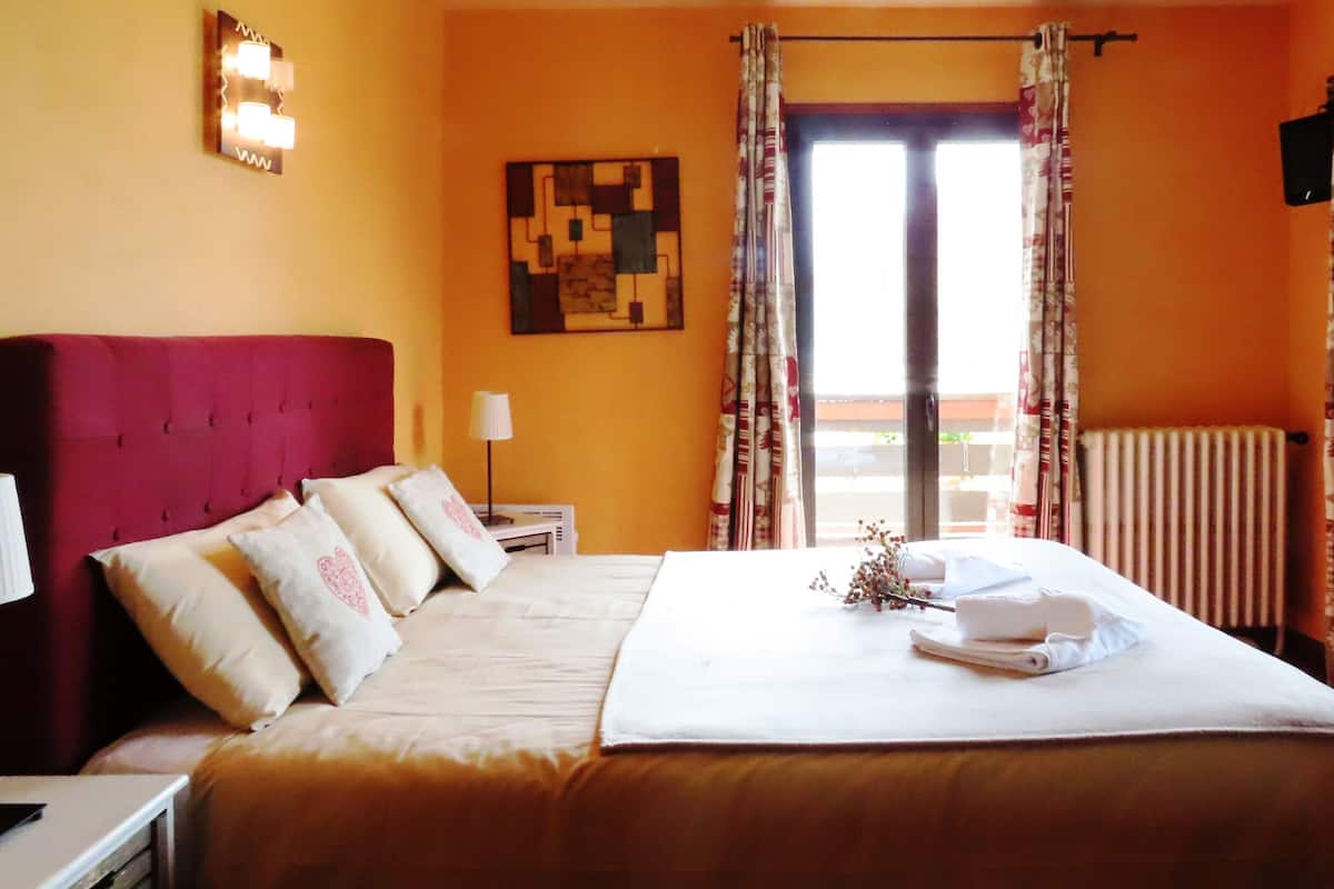 panoramic double or twin room, mountain view | in-room safe, desk, soundproofing, free wifi