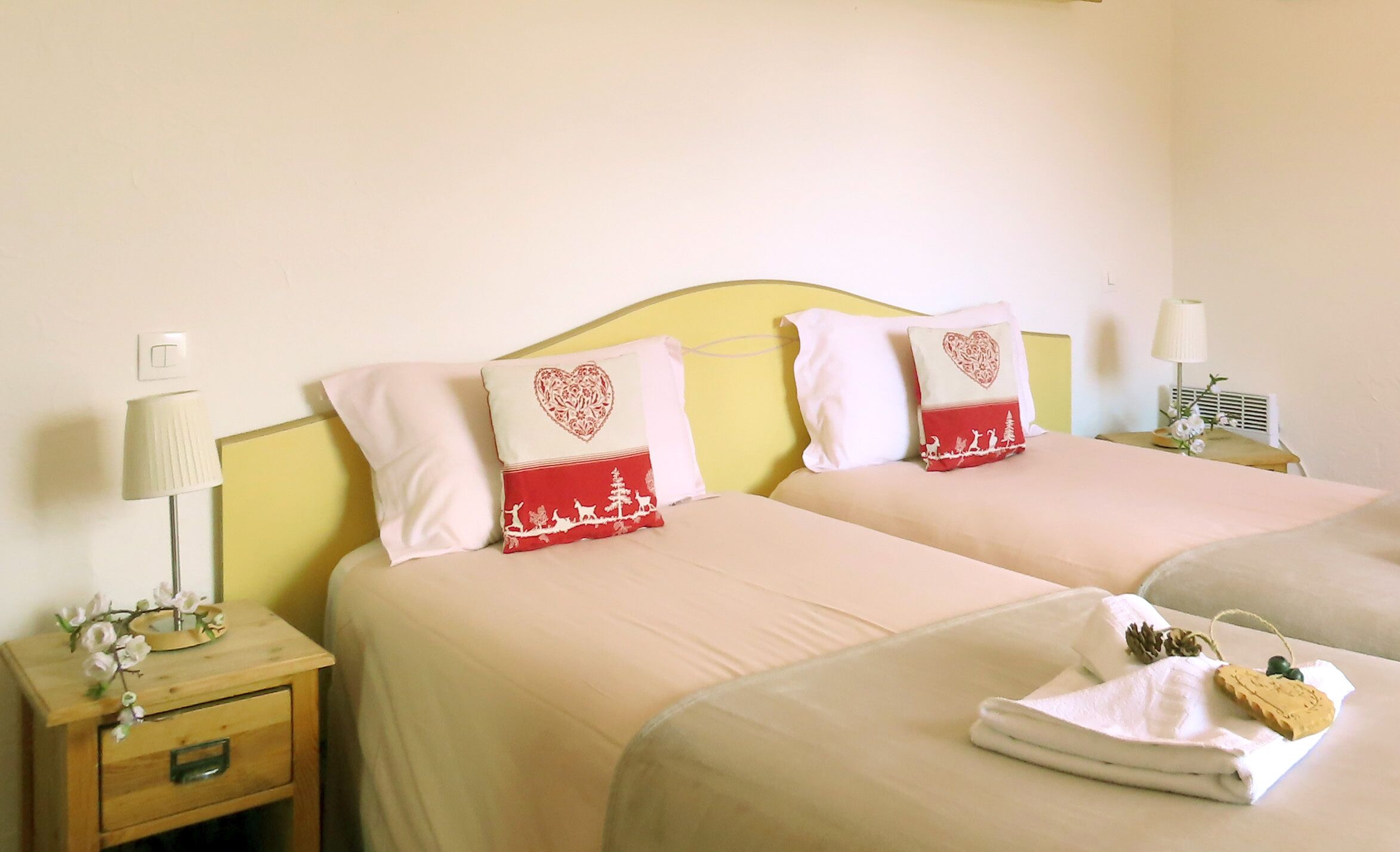 in-room safe, desk, soundproofing, free wifi