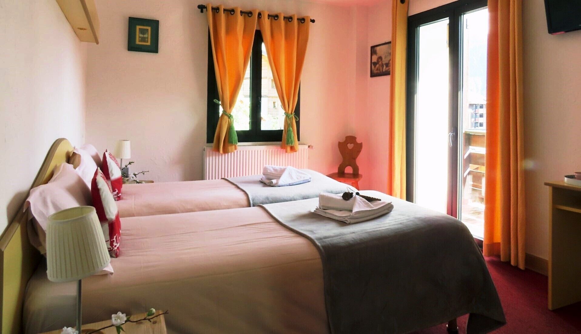 panoramic double or twin room, mountain view | in-room safe, desk, soundproofing, free wifi