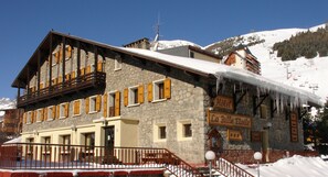 Fachada de la propiedad