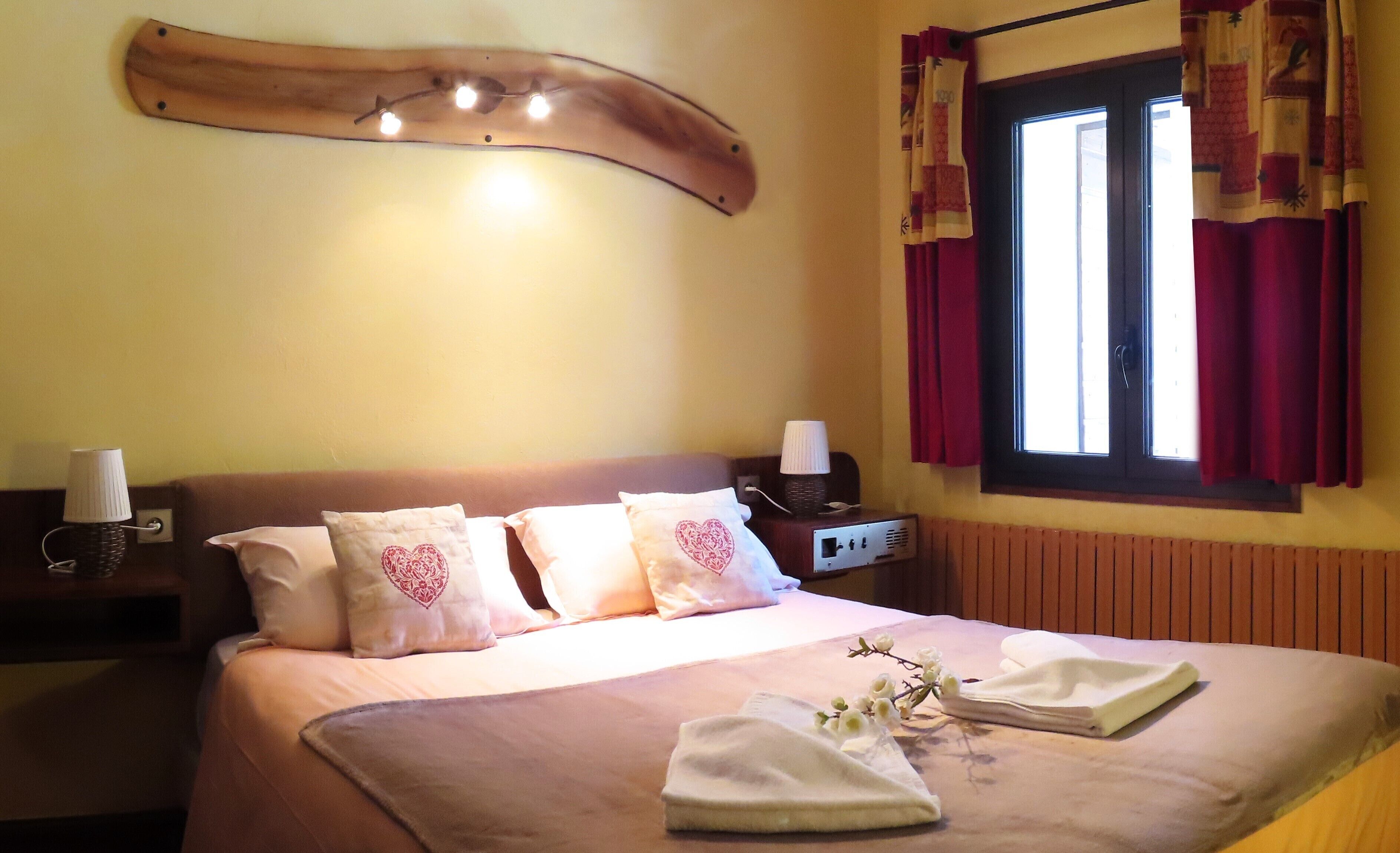 in-room safe, desk, soundproofing, free wifi