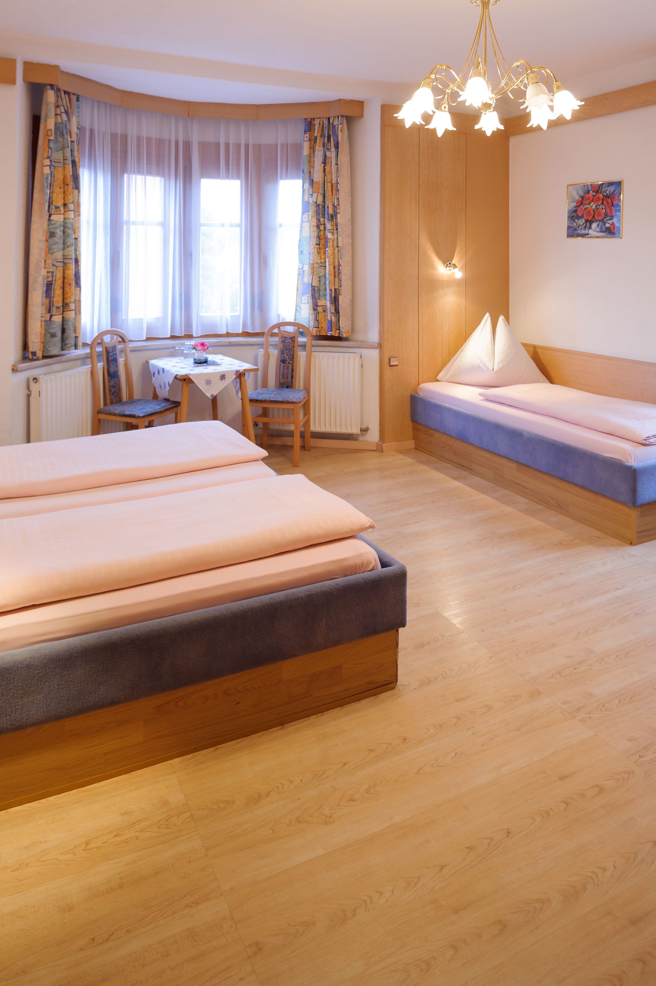triple room | hypo-allergenic bedding, iron/ironing board, free wifi, bed sheets