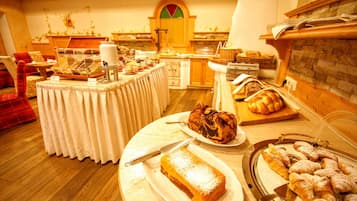 Desayuno bufé gratuito y diario