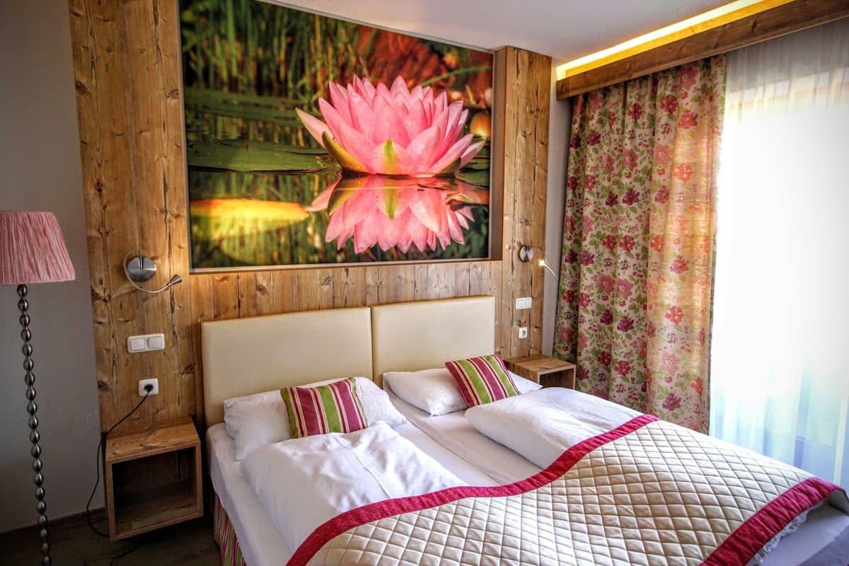 In-room safe, desk, rollaway beds, free WiFi
