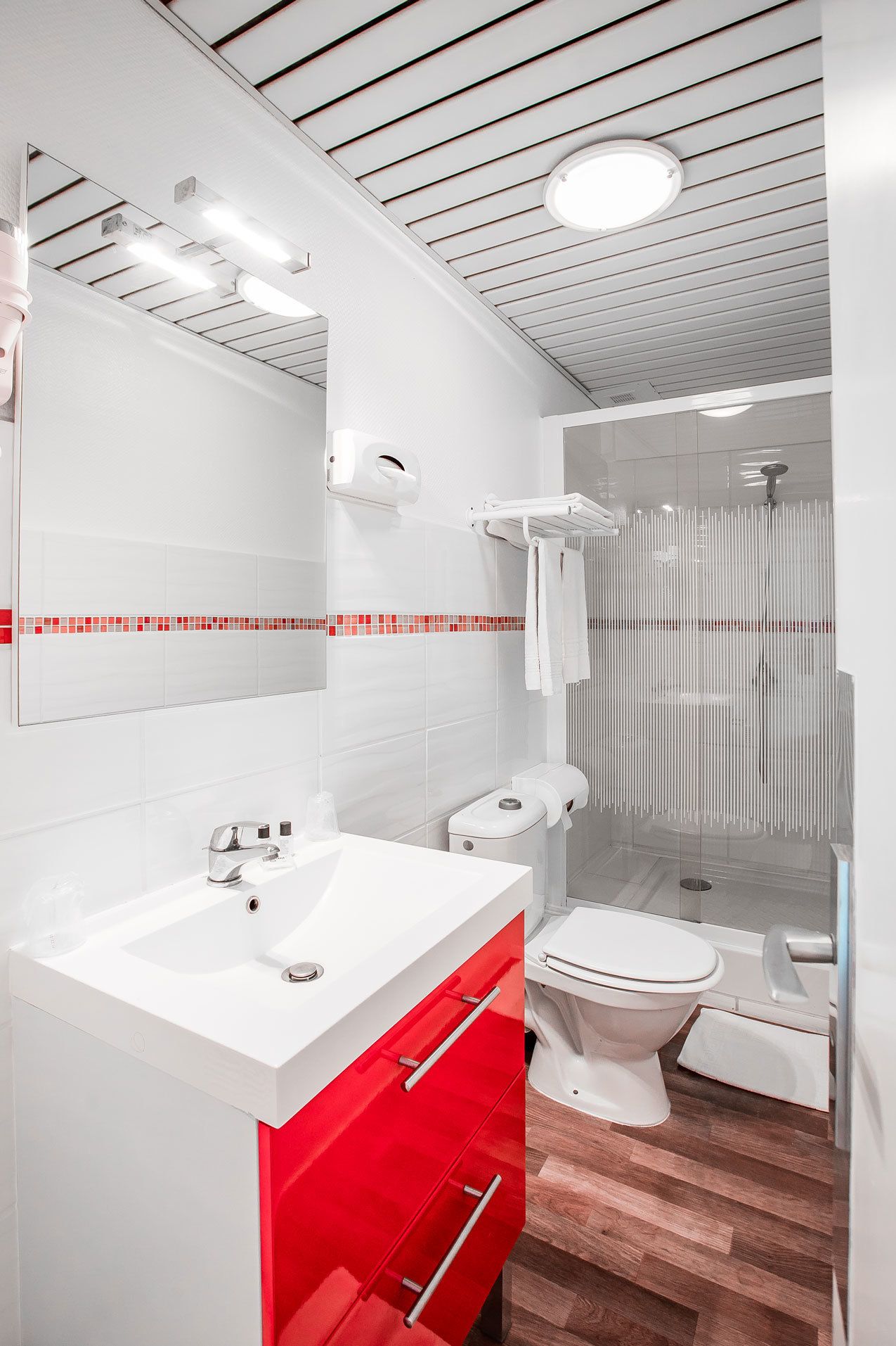 standard double room, courtyard view | bathroom | free toiletries, hair dryer, towels, soap