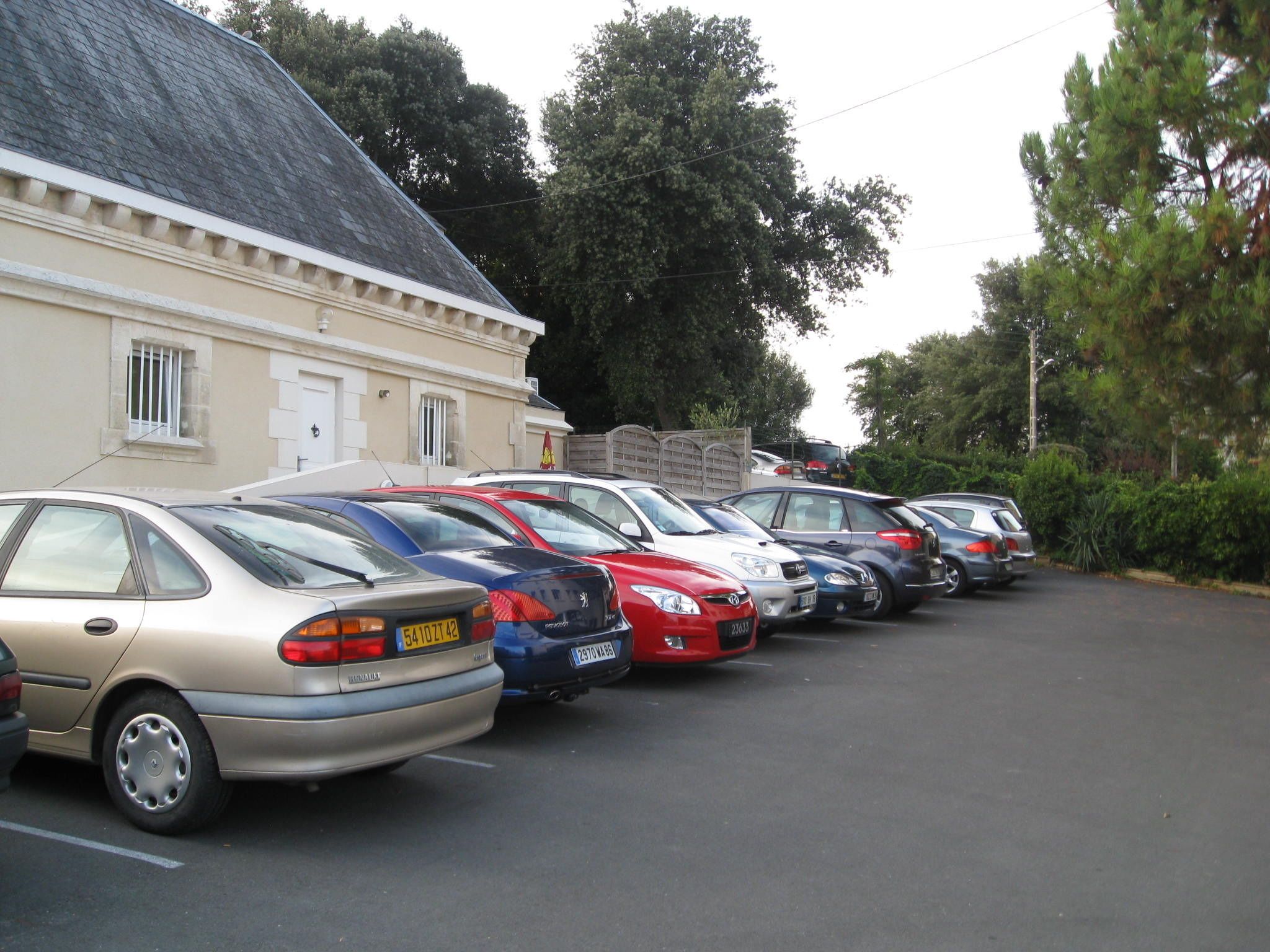 self-parking (surcharge) 10 per day