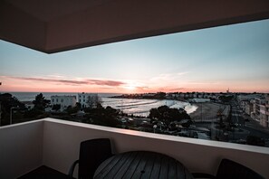 Comfort Double or Twin Room, terrace or balcony sea view | Beach/ocean view - Hôtel Belle Vue (Royan)