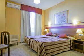 In-room safe, desk, blackout curtains, soundproofing - Boston (CORDOBA)