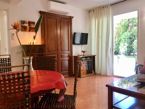 公寓, 3 間臥室 (5 adults - Reverend Joan Lloberas) | 電視