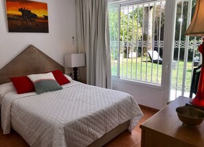 公寓, 3 間臥室 (5 adults - Reverend Joan Lloberas) | 房內夾萬、書桌、手提電腦工作空間、熨斗/熨衫板