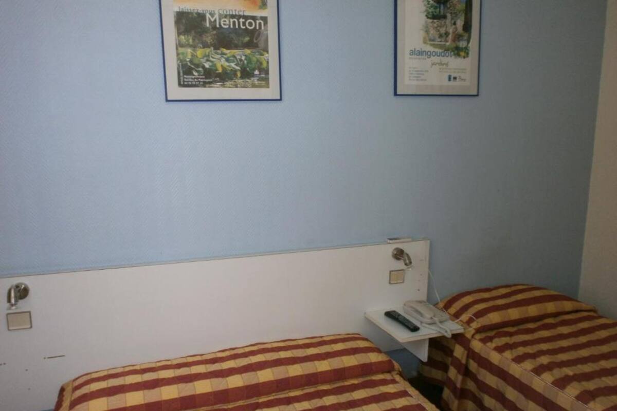 Kamar Triple Keluarga | Brankas, meja kerja, kedap suara, dan tempat tidur lipat/tambahan