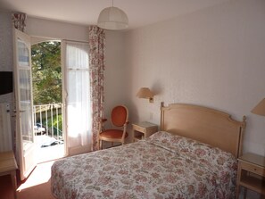 Superior Double Room, Balcony, Partial Sea View