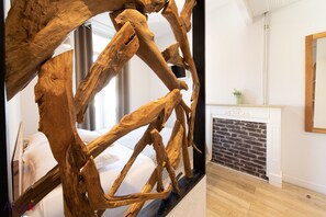 Familiekamer, balkon, uitzicht op de stad | Luxe beddengoed, individueel gedecoreerd, individueel gemeubileerd