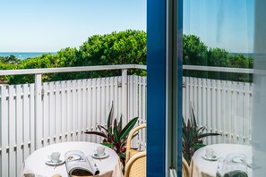 Minibar, in-room safe, desk, blackout drapes - Hotel Medusa Splendid (Lignano Sabbiadoro)