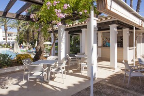 Vue sur la piscine, ouvert tous les jours
