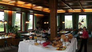 Petit déjeuner buffet compris tous les jours