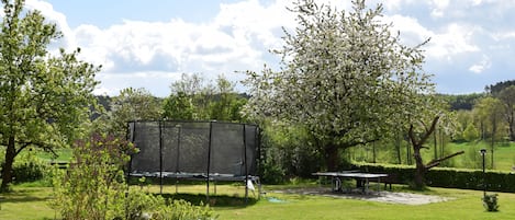 Children’s play area – outdoor