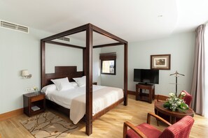 Junior Suite, 1 Queen Bed