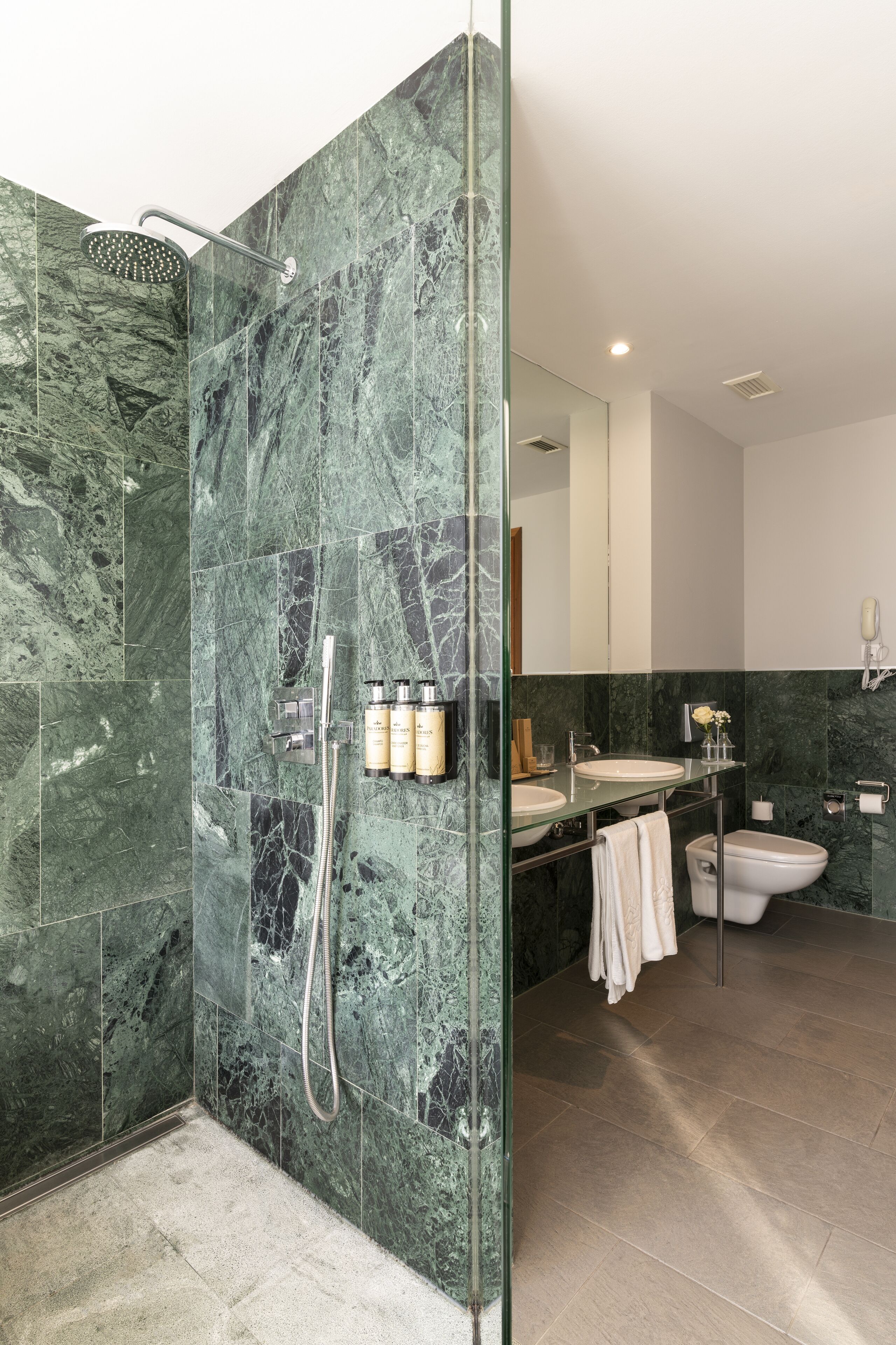 superior double room | 1 bedroom, minibar, in-room safe, desk