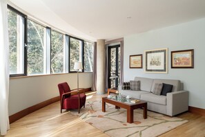 Junior Suite, 1 Queen Bed