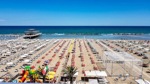 Kolmen hengen romanttinen huone, terassi, valtameren rannalla | Näkymä vedelle